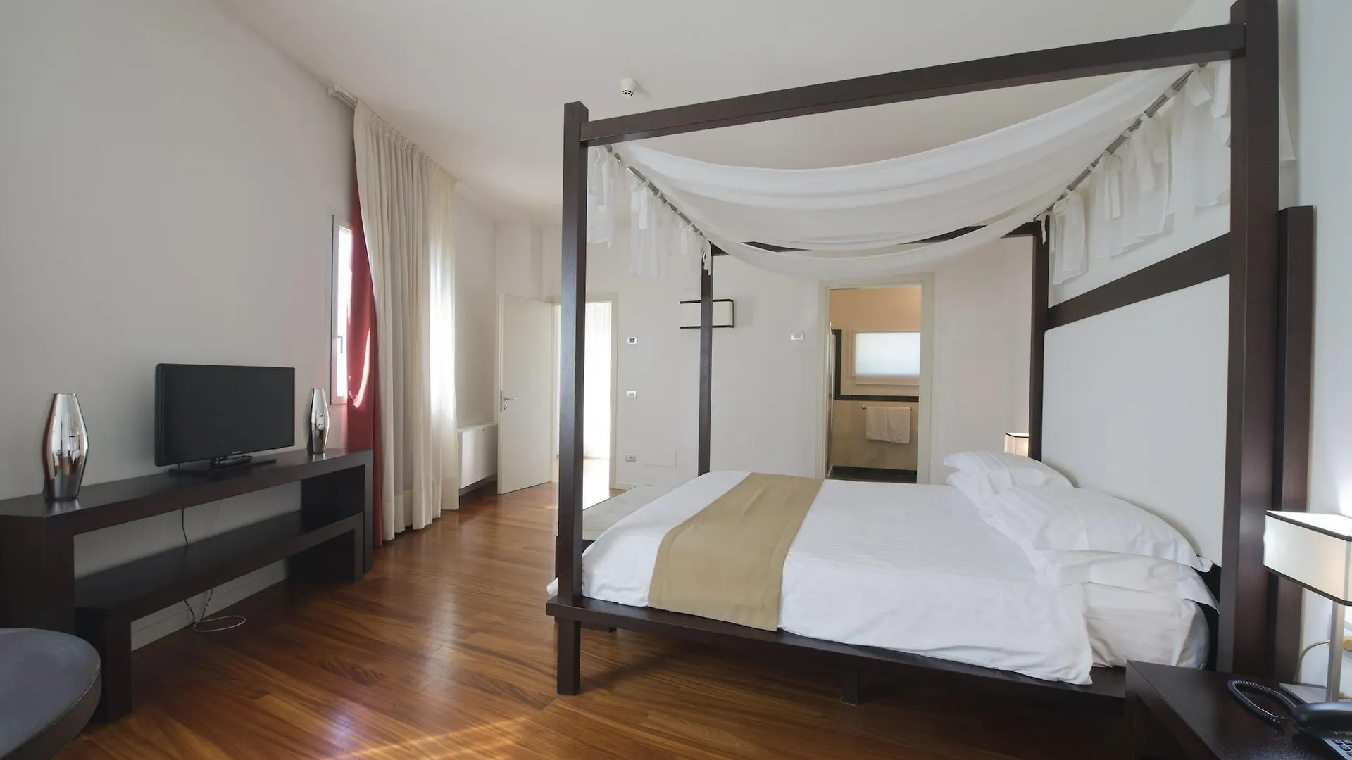 Eden Rock Resort Florence Aparthotel