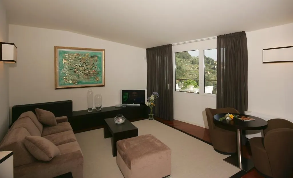 **** Aparthotel Eden Rock Resort Florence Italy